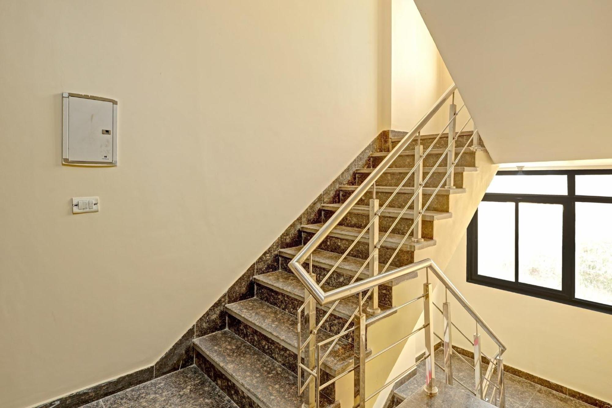 ניו דלהי Hotel O A.K Palace מראה חיצוני תמונה